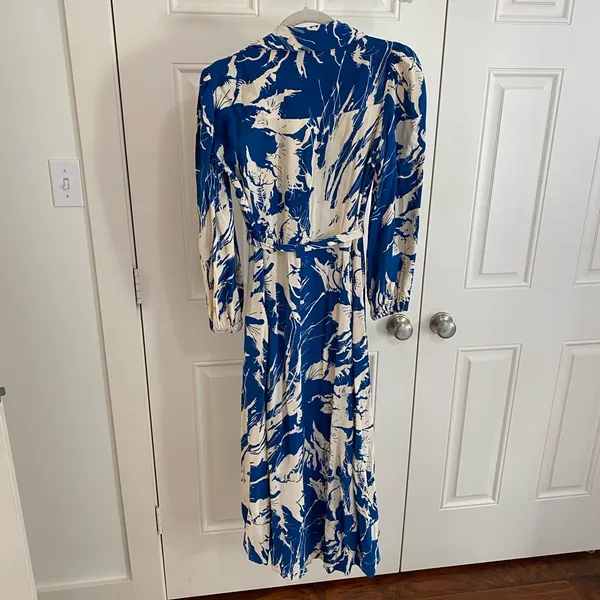 Zara Blue and White Patterned Long Sleeve Dress - Image 5