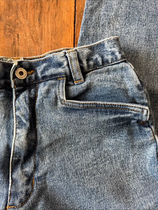 Jordache Blue Acid Wash Vintage Back Yolk Mom Jeans Size 8 - Image 5