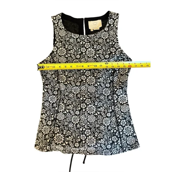 Anthropologie Corseted Jacquard Top Womens Size Medium White Black - Image 8