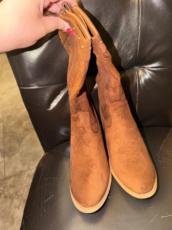 Boots Brown Size 9 - Image 4
