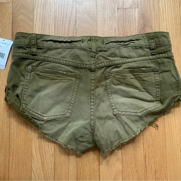NWT Free People Army Green Denim Jean Distressed Hot Pants/ Shorts Size 26 - Image 3