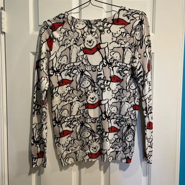 Disney Winnie the Pooh lightweight sweater top gray white red M - Image 2