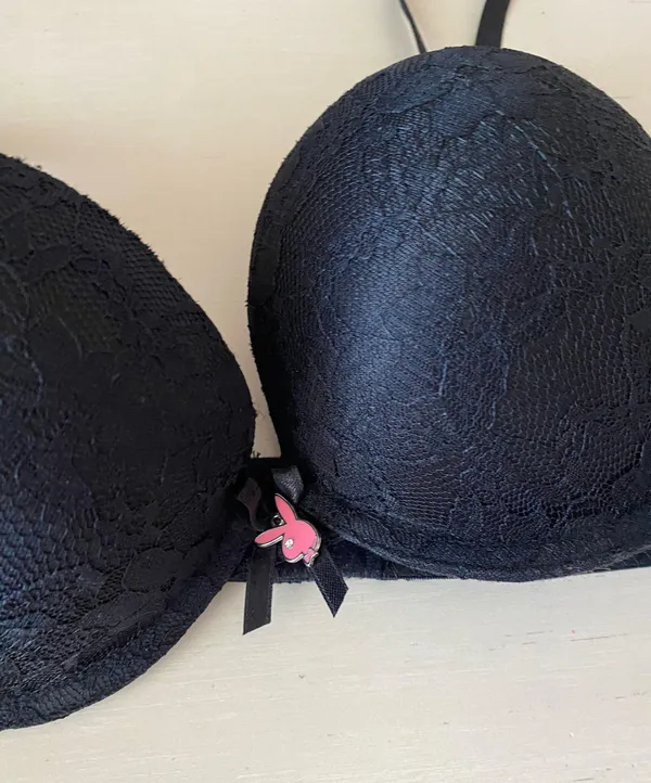 Playboy Y2k vintage Intimates black lace bra with pink bunny charm - Image 4