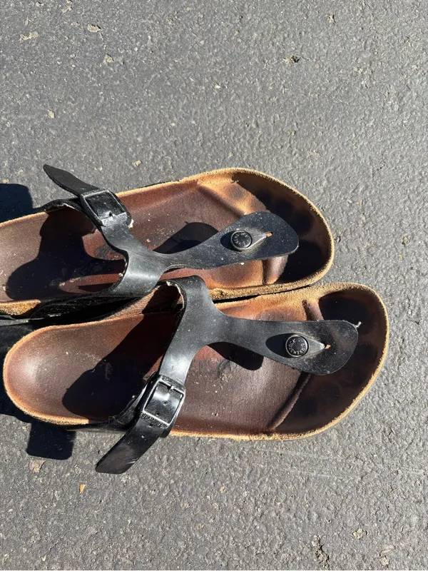 Birkenstock women’s thong sandals black 39 - Image 3