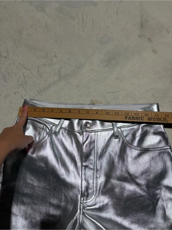 Abercrombie & fitch ‘90s relaxed high rise Silver Faux Leather Pants 30/10s - Image 3