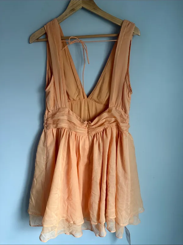 NEW Abercrombie flirty drama mini dress Large - Image 3