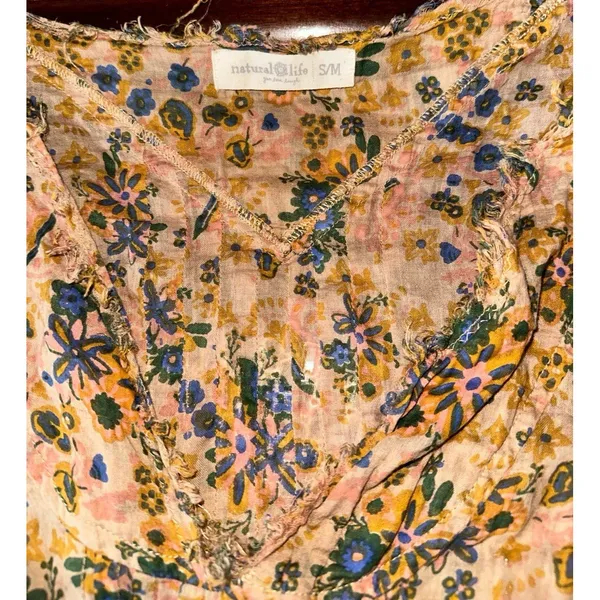 Natural life floral top - Image 2