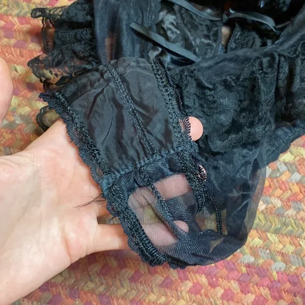 Vintage Sexy Black Lace Tie Front Ruffle Trim Bodysuit - Image 4