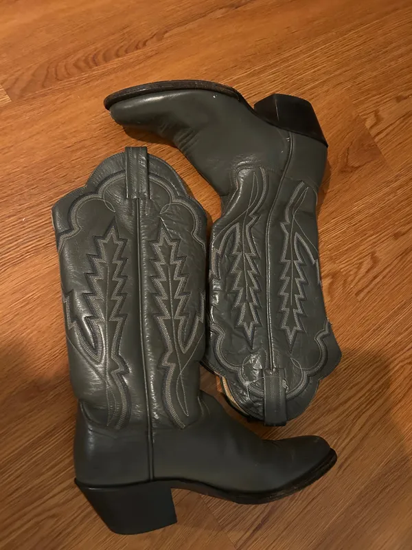 Sanders Cowgirl Gray Boots - Image 4