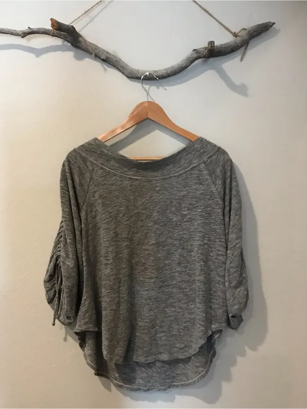 Free People We the Free Grey Cinched Sleeve Top - Image 3