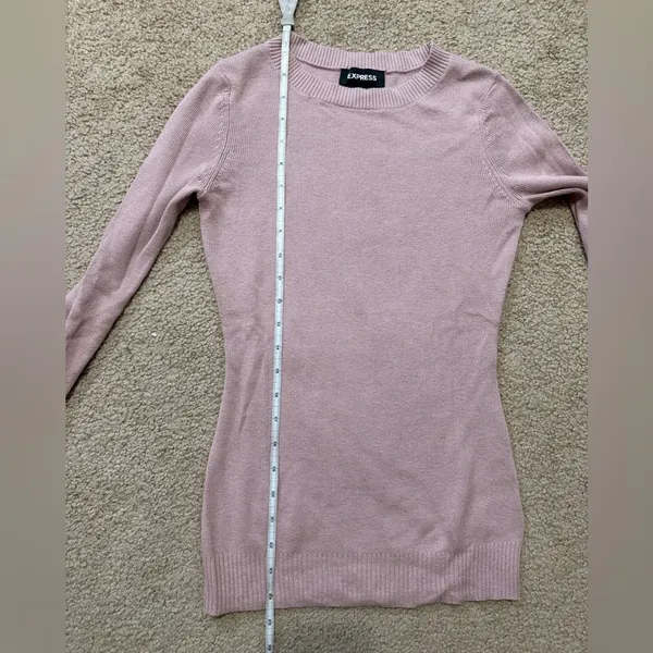 Express fitted crew neck sweater in light mauve pink, size small - Image 6