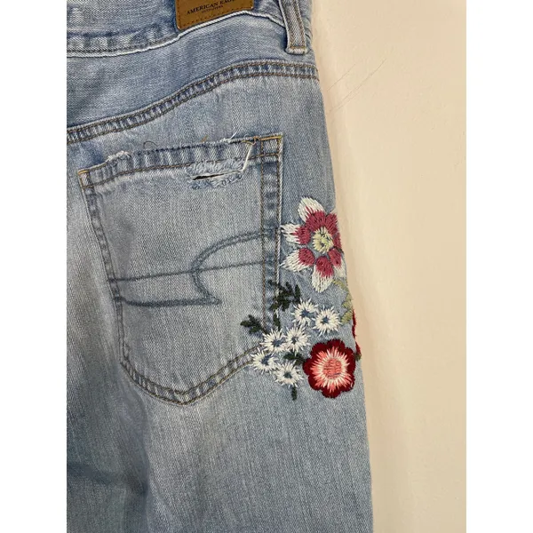 American Eagle Floral Embroidered Mom Jeans High Waist Frayed Hems 8 extra long - Image 9