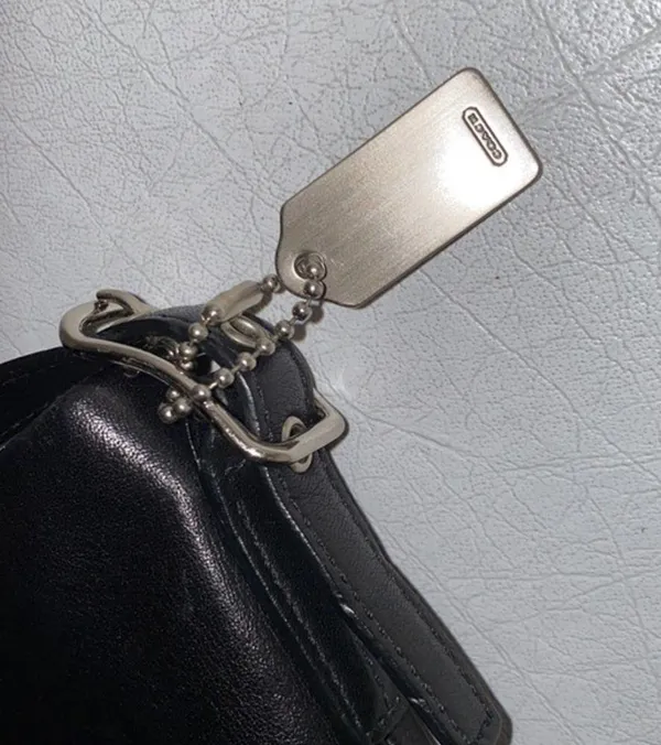 Coach Vintage  Leather Purse - Image 10