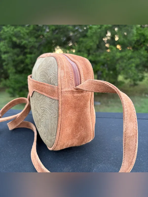 Vintage Made in Italy Embossed Tooled Leather Suede Crossbody Bag Brown Boho - Image 5