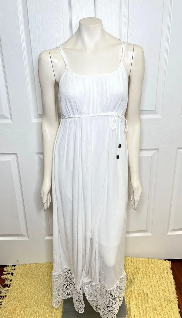 Motherhood Maternity Lace Hem Boho Maxi Dress in White size Small, NWOT - Image 4