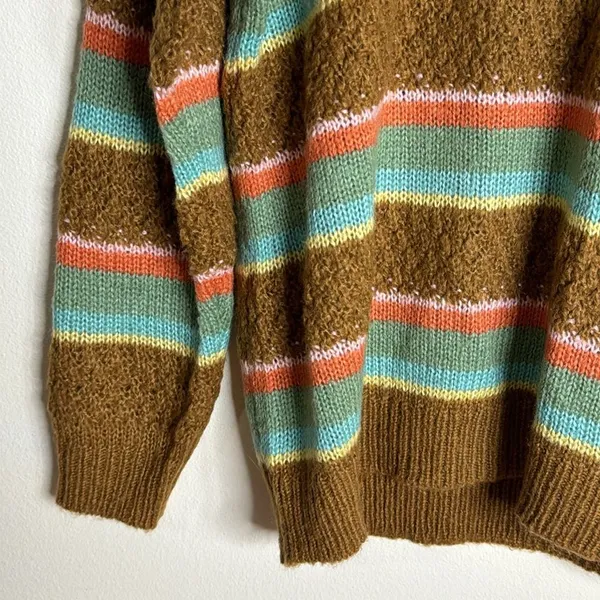 Hurley ladies pullover cozy argyle‎ crewneck sweater size medium - Image 4