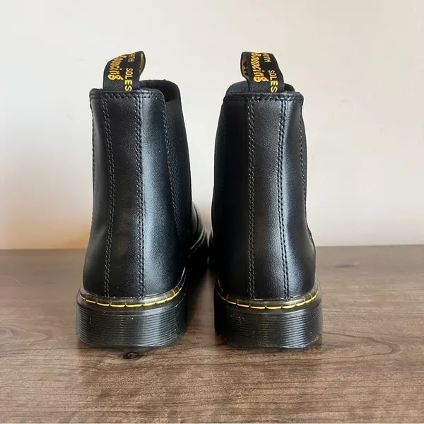 DR. MARTENS NEW Unisex Dorrian Pull On Boot Size 8 or 9 SKU#243236 - Image 4