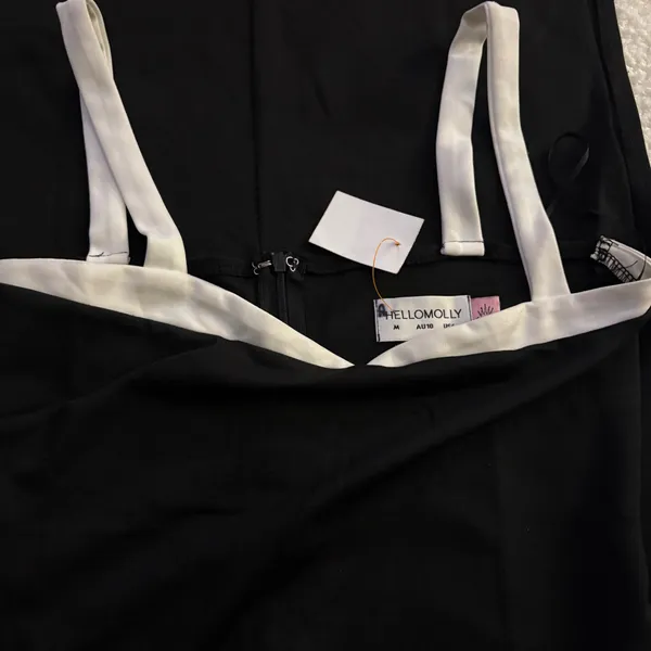 NWT Hello Molly IN HER PRIME MIDI DRESS in BLACK. Size Medium - Image 7