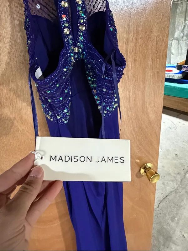 Elegant Deep Purple Beaded Evening Dress - Image 4