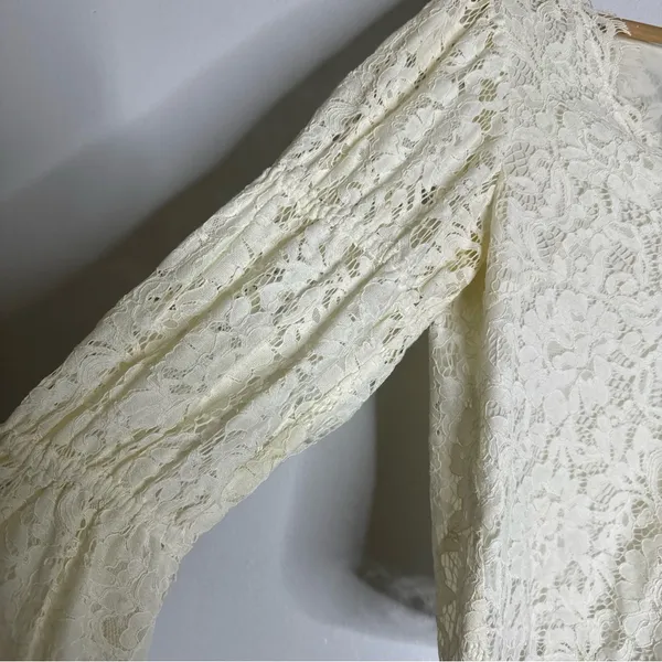 club monaco Small‎ Ivory Lace Bell Sleeve Blouse CP - Image 4