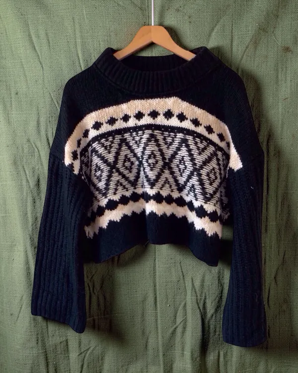 Altar'd State Geometric Fair Isle Cropped Sweater Black White Size M - Image 10