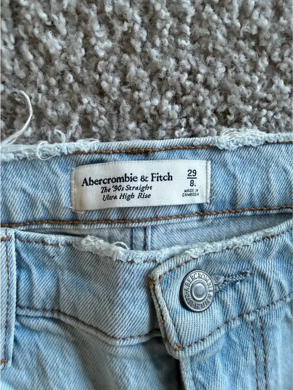 Abercrombie Jeans - Image 2