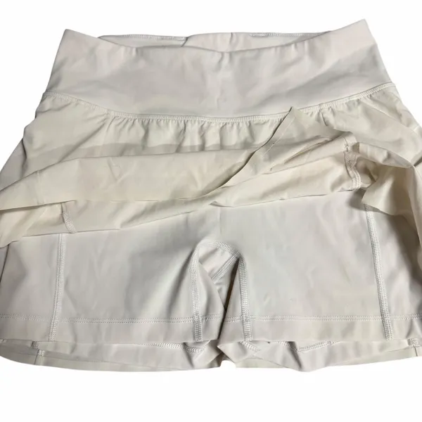 Aritzia TNAction White Tennis Skort Size Medium - Image 2