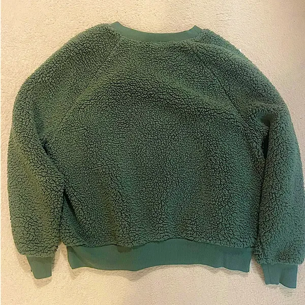 old navy solid green crewneck fuzzy soft sherpa long sleeve pullover sweatshirt - Image 3