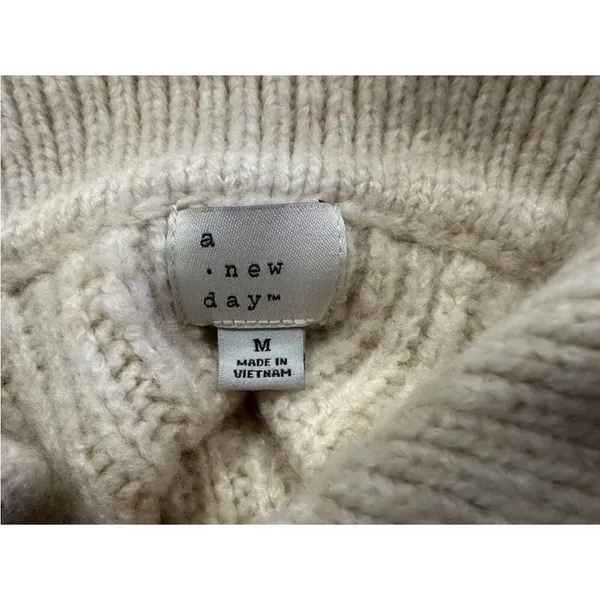 A New Day Cream Quarter Zip Pullover Sweater Medium M - Image 5