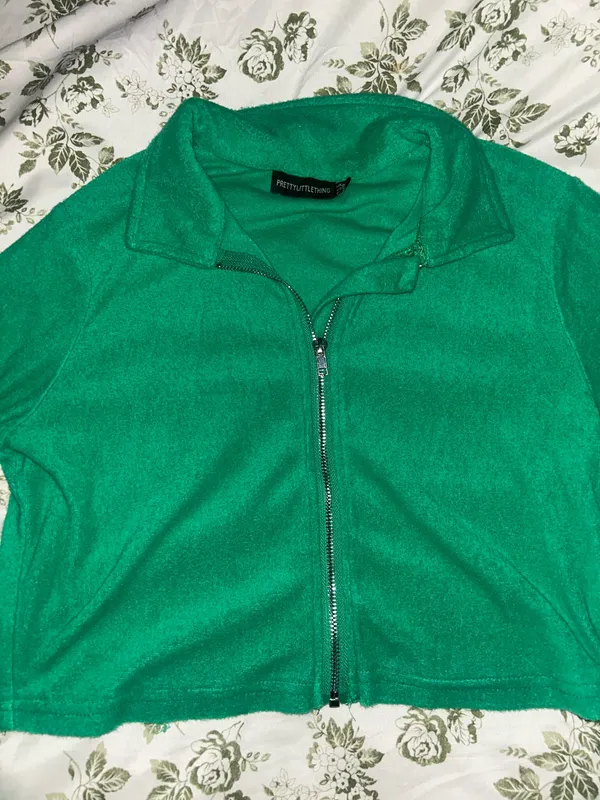 Pretty Little Thing green crop jacket  - Image 4
