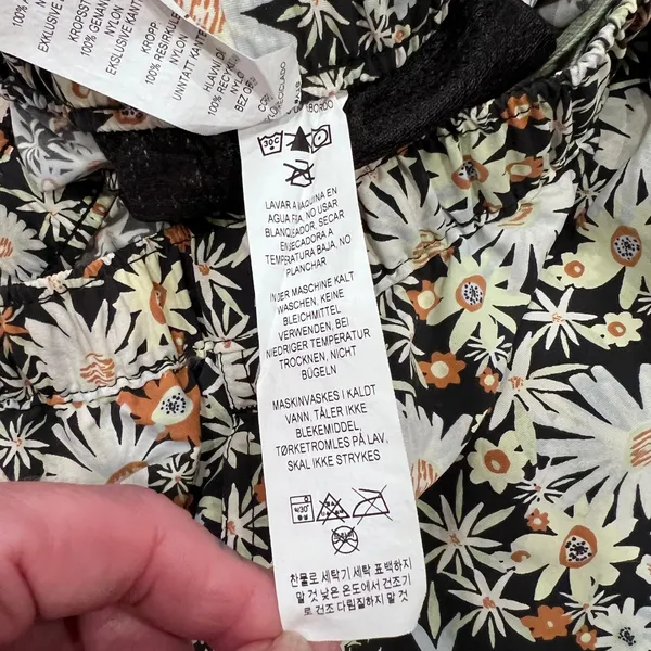 Patagonia Womens Baggies Shorts Floral Daisy Print Black White Small - Image 6