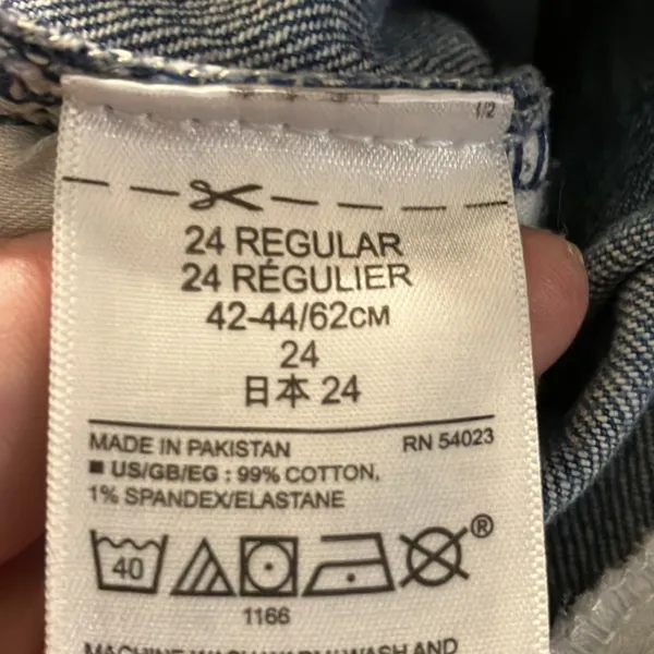Gap 5” Shorts, Size 24 - Image 5