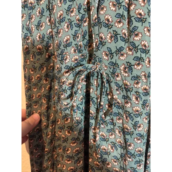 Luxology Size M Flutter Sleeve Elasticized V-Neck Green Ditsy Floral Maxi Dress - Image 4