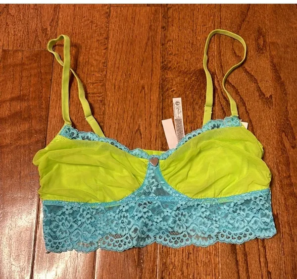 Urban Outfitters NWT Out From Under Naomi Longline Lace Bralette - Image 4