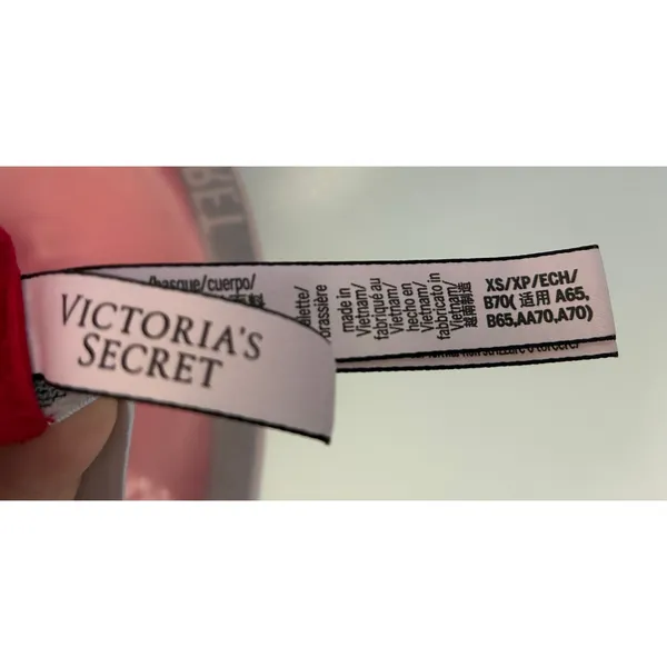 Victoria's Secret Wireless Bra Red Lace Sparkle Strap XS - Image 4