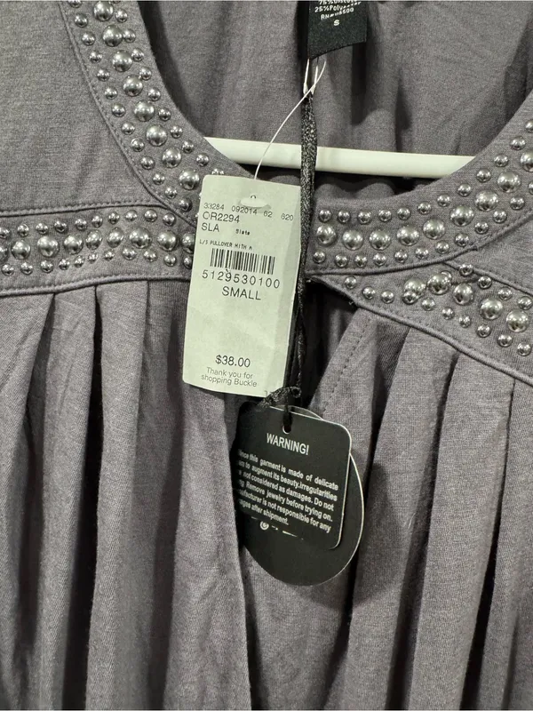Buckle NWT Women’s Gray Studded Twist-Front Long Sleeve Top - Image 5