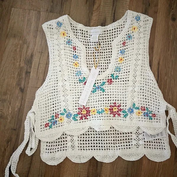 House of Harlow 1960 Floral Crochet Side Tie Vest NWT - Image 2