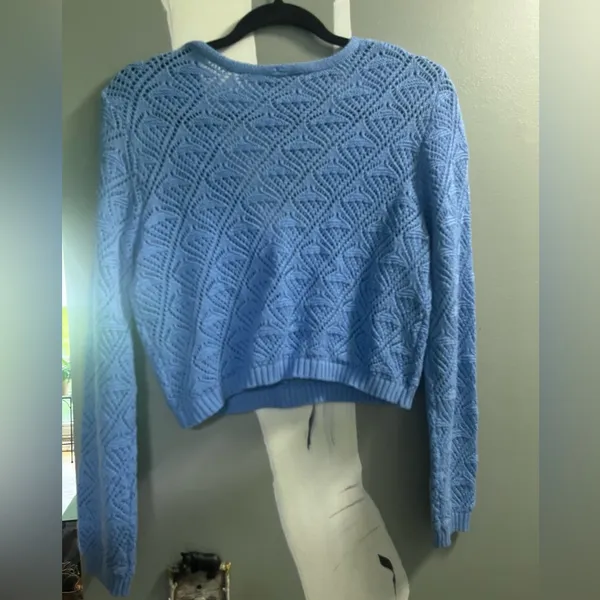 Lulu’s Women's Blue Sweater - Image 3