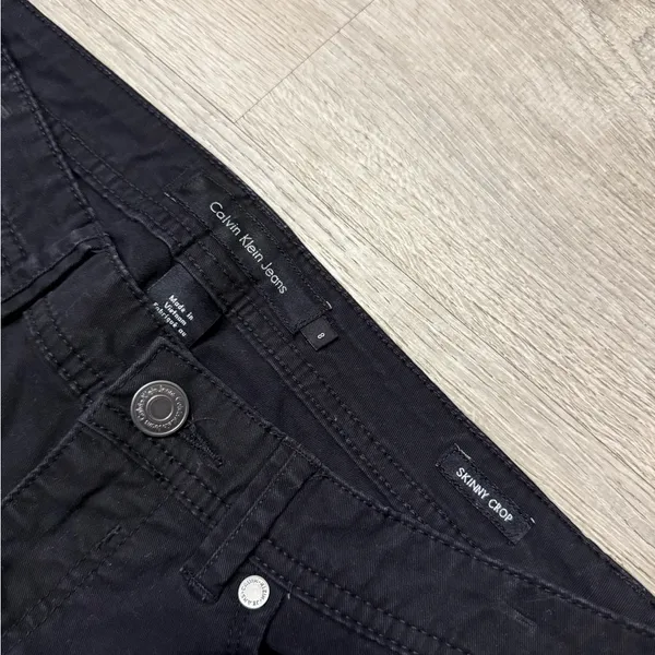 •Calvin Klein Jeans• Skinny Crop Pants - Image 4