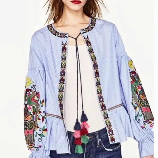 NWOT Blue White Embroidered Top - Image 4