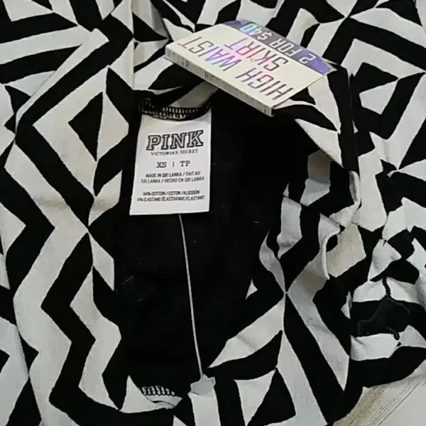 VS Pink High Waisted Chevron Skirt XS Stripe NWT v6x - Image 3
