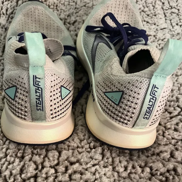 Brooks Levitate Purple/light gray running shoes women’s 7 - Image 5