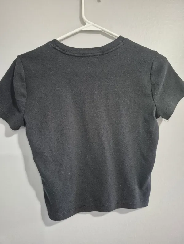 Hollister Must Have Collection Baby Tee Size Small - Image 3