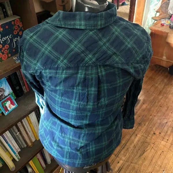 J Crew navy & green plaid boy fit S button down shirt - Image 2