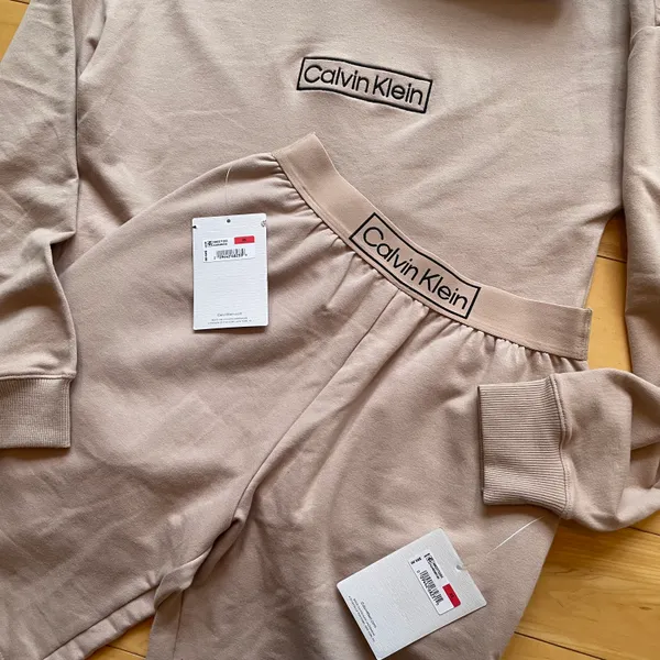 Calvin Klein Matching Lounge Set. - Image 2