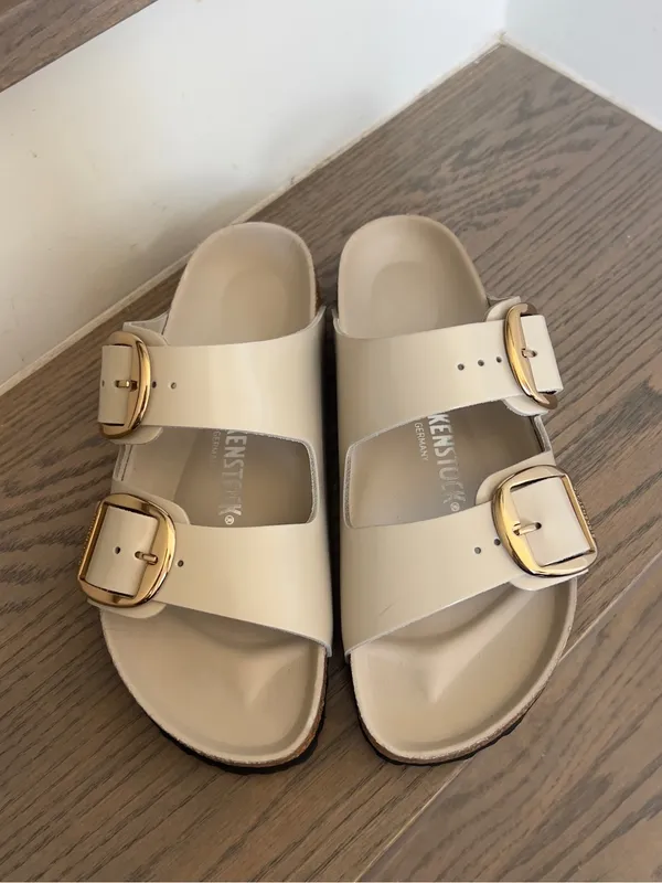 Birkenstock Arizona Big Buckle High Shine Sandals in Oyster NWOT - Image 4