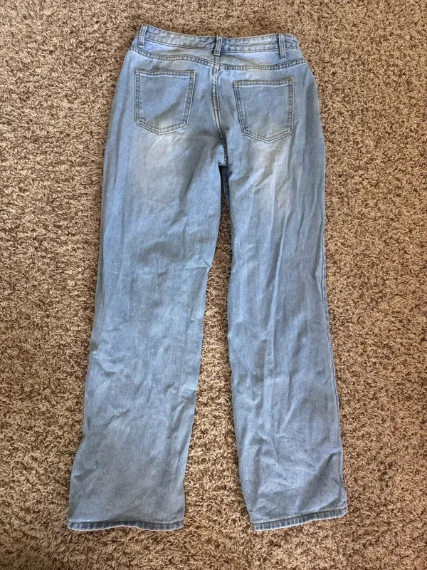 Light wash jeans  - Image 2