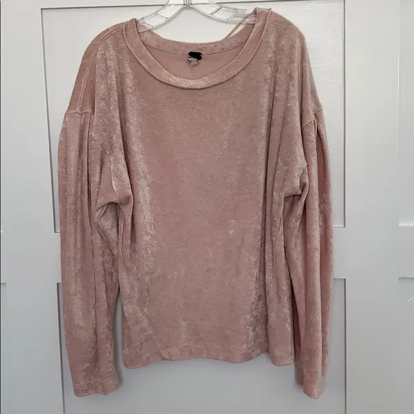 Free People Pink Velvet top M - Image 3