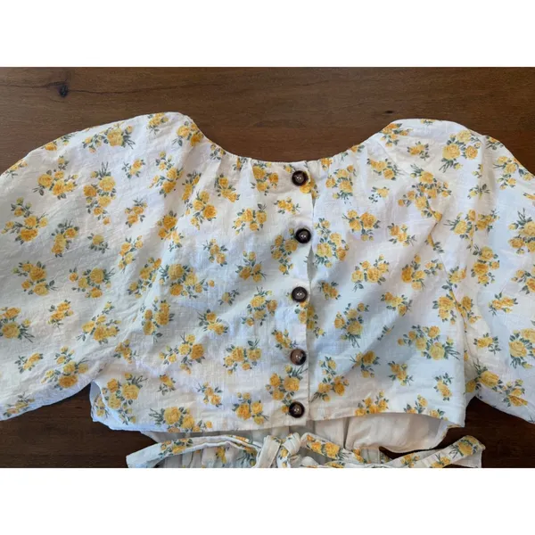 ASTR The Label Floral Blouse M White Yellow Cottagecore Boho Romantic Prairie - Image 6