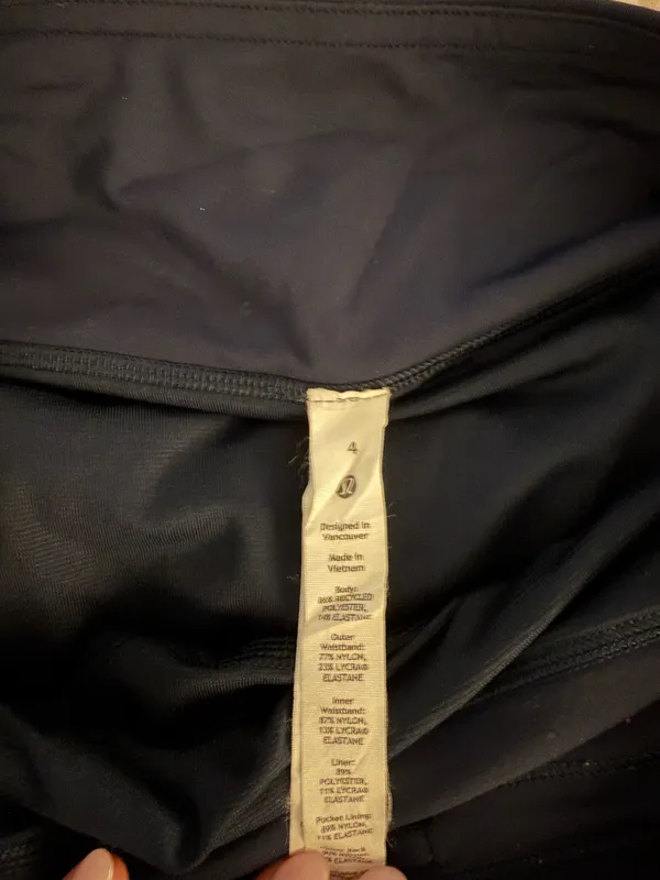 Lululemon Shorts Speed Up 4" - Image 3